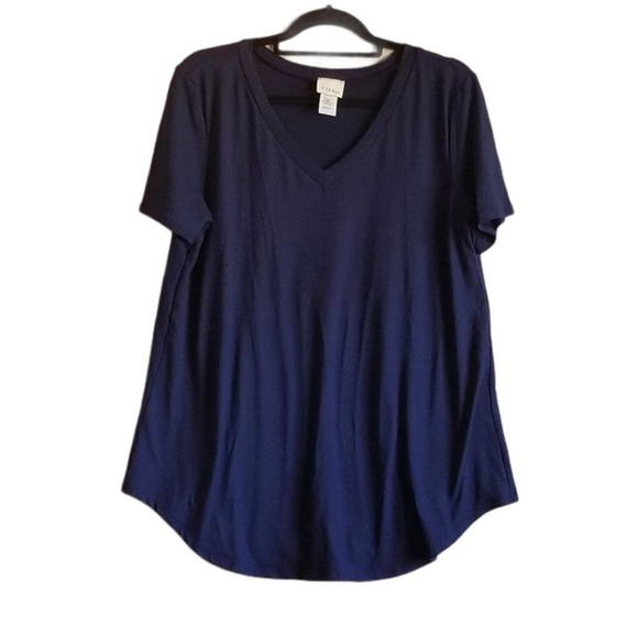 Boutiqe Tops - V-neck Navy Soft Basic Tee M